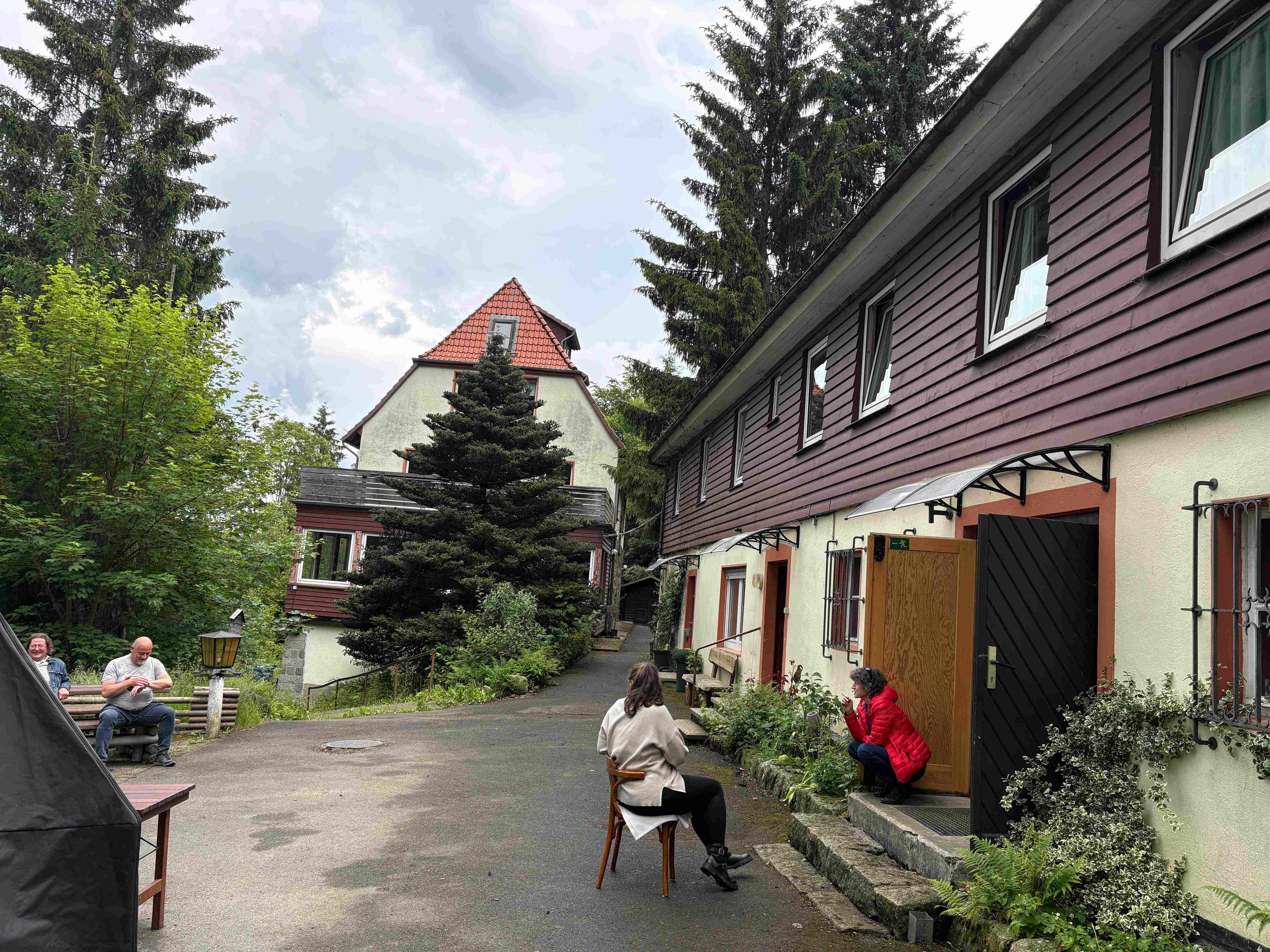 Ein Bild, das drau�en, Himmel, Pflanze, Baum enth�lt.

KI-generierte Inhalte k�nnen fehlerhaft sein.